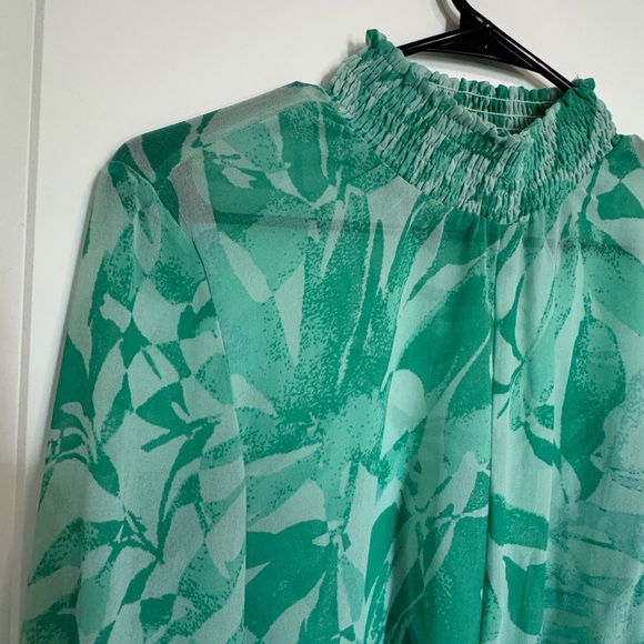 Green Floral Summer Mock Neck Lightweight Blouse - Picture 3 of 6